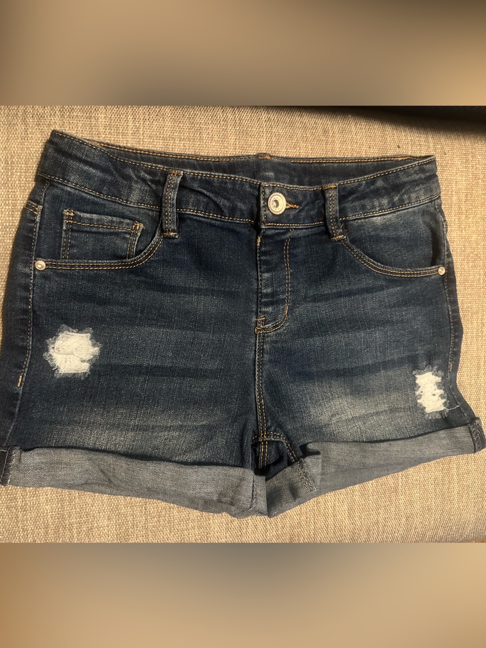 NWOT Makers Mark girls stretch cuffed shorts. Size 14/16